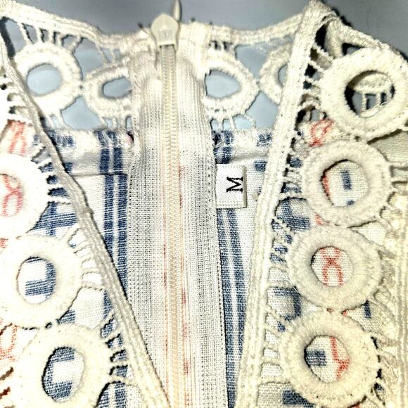 Women's Medium Lace Top Open Sides Shirt Blouse Misses Size 8 10 M - Picture 2 of 4